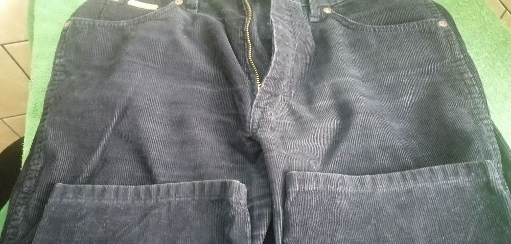 Spodnie sztruksy meskie WRANGLER ARIZONA 33/32 czarne