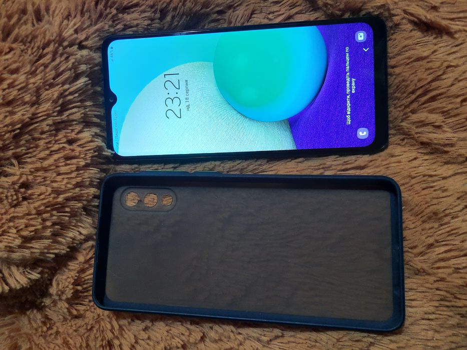 Продам мобильный телефон  Samsung A02 память 2×32гб в отличном состоян