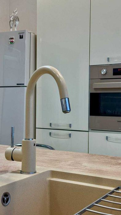 Продам будинок з гаражем та ділянкою! Район Щасливого!!!