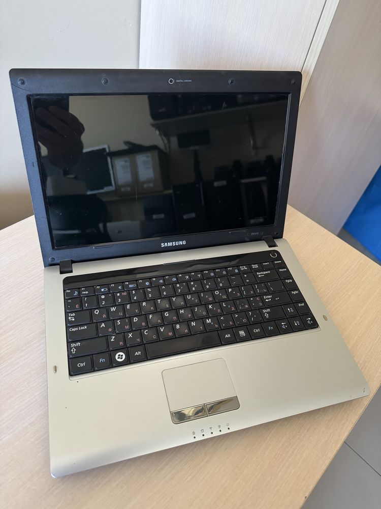 Ноутбук Samsung RV410  в гарному стані