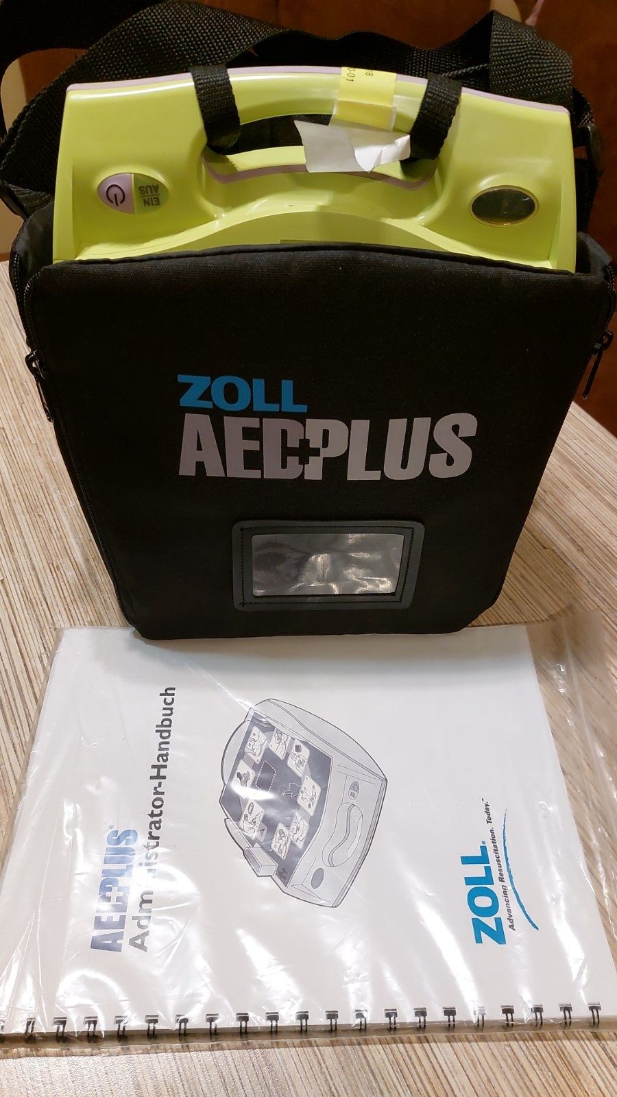 Дефібрілятор автоматичний зовнішній Zoll AED Pluss