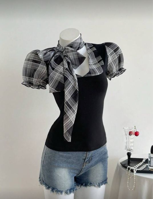 Жіноча футболка з пишними рукавами та зав'язками у корейському стилі