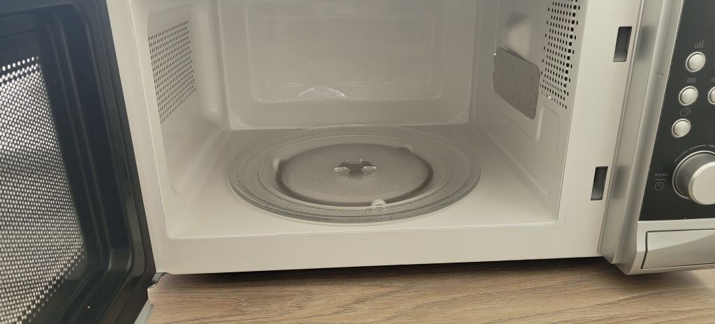 Kuchenka mikrofalowa AMICA AMG20E70GSV