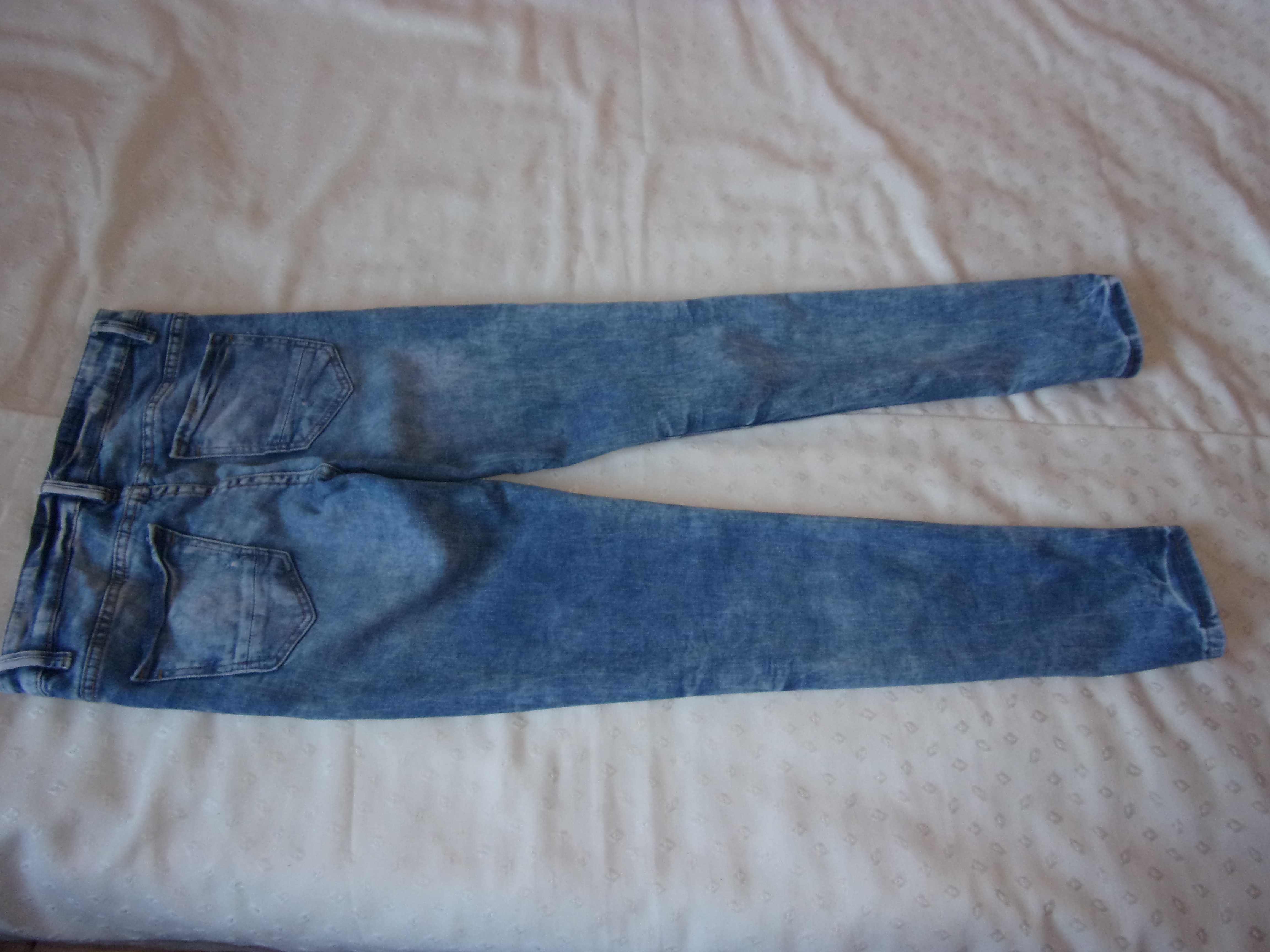 jeansy damskie dziewczece CROPP 34 / XS - slim - z dziurami