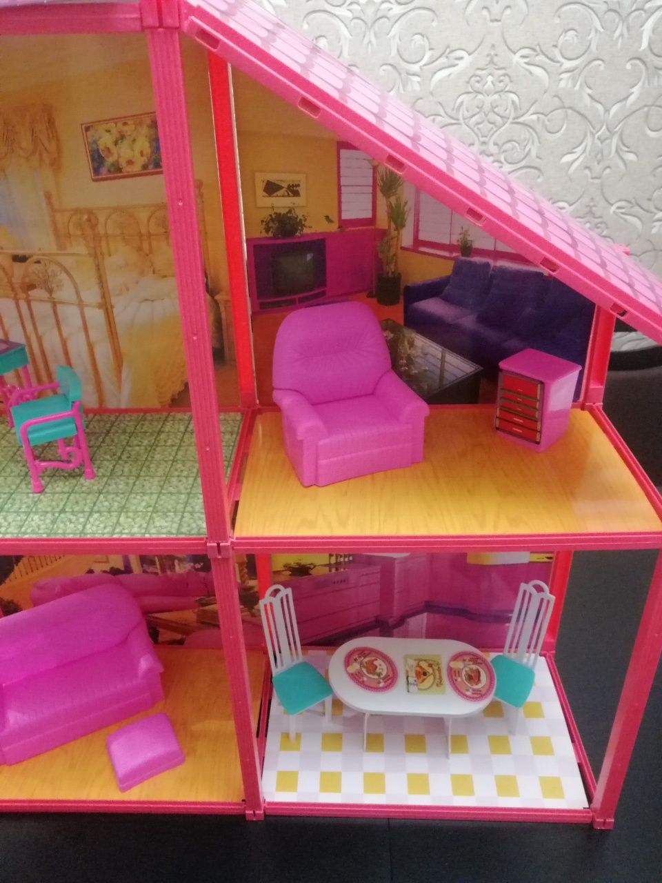 Продам ляльковий будинок