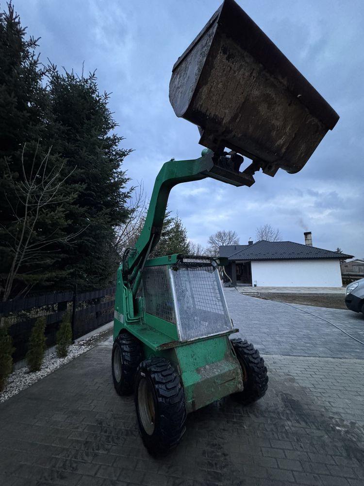 Bobcat Mini ładowarka JCB 165 i Robot z widłami 1,2 m i łyżką FAKTURA