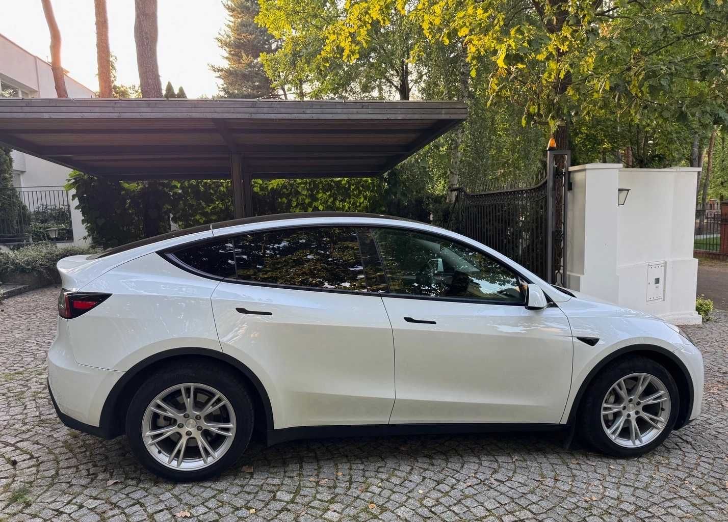 Продам Tesla Model Y 2023