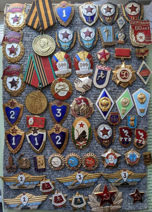 Знаки Отличник СА  і 25 лет Победи