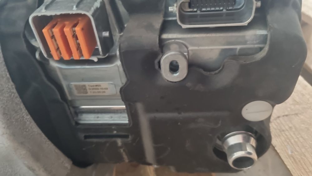 Tesla model y мотор задний 1665000-TX-L