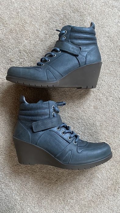 Buty Ecco na koturnie 41