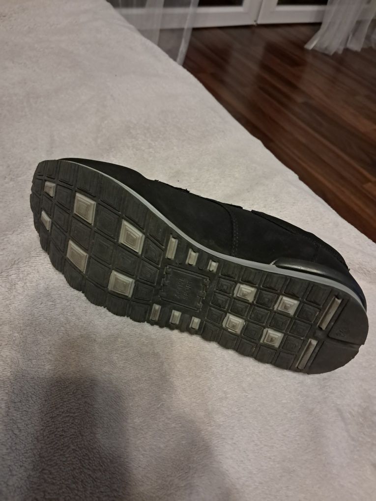 Buty Kornecki czarne 34. Na komunię