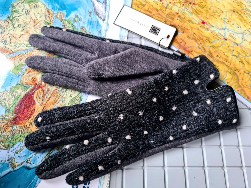 Nowe ocieplane rękawiczki damskie zimowe kropeczki marki Code modne