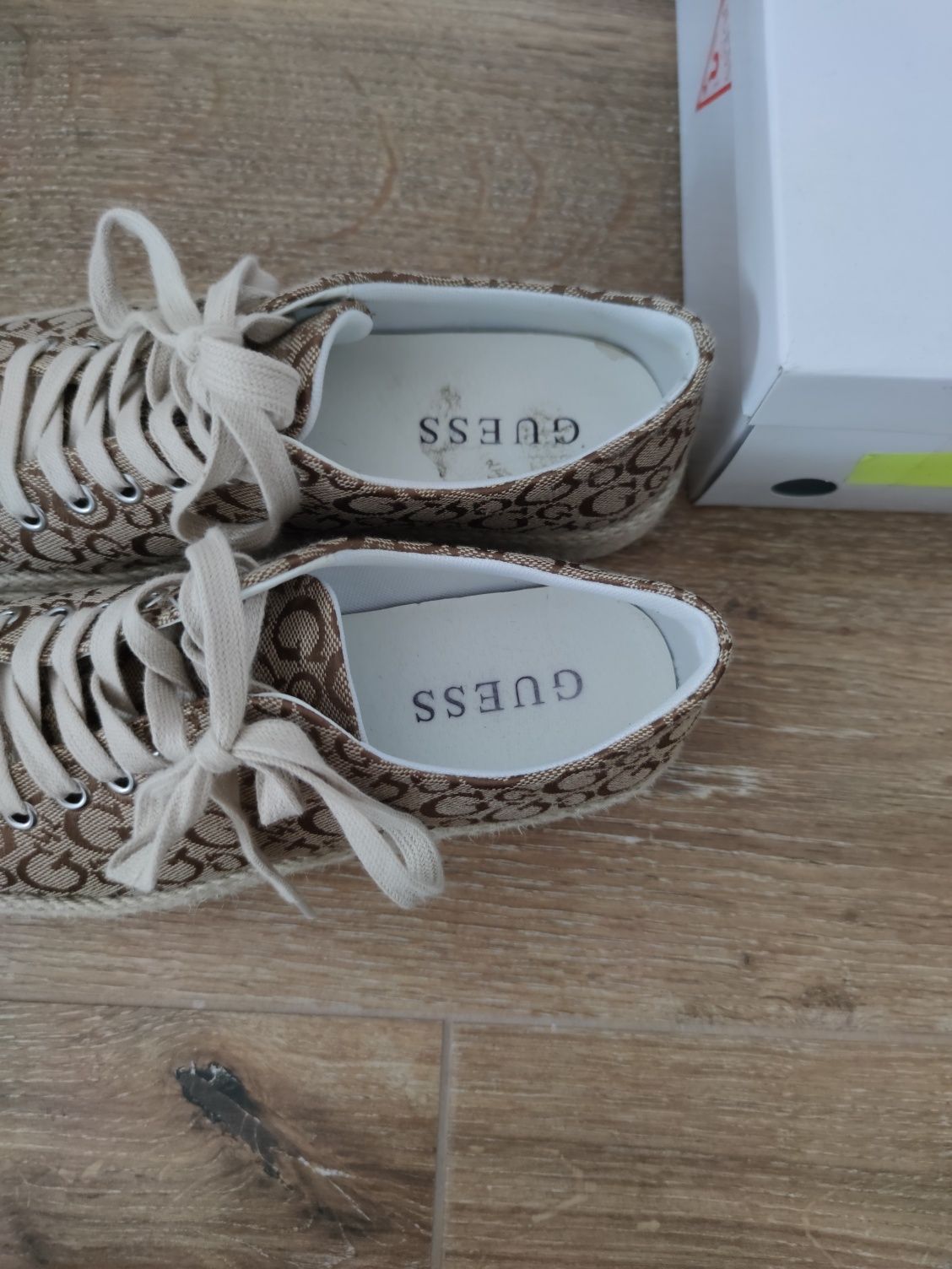 Buty GUESS trampki