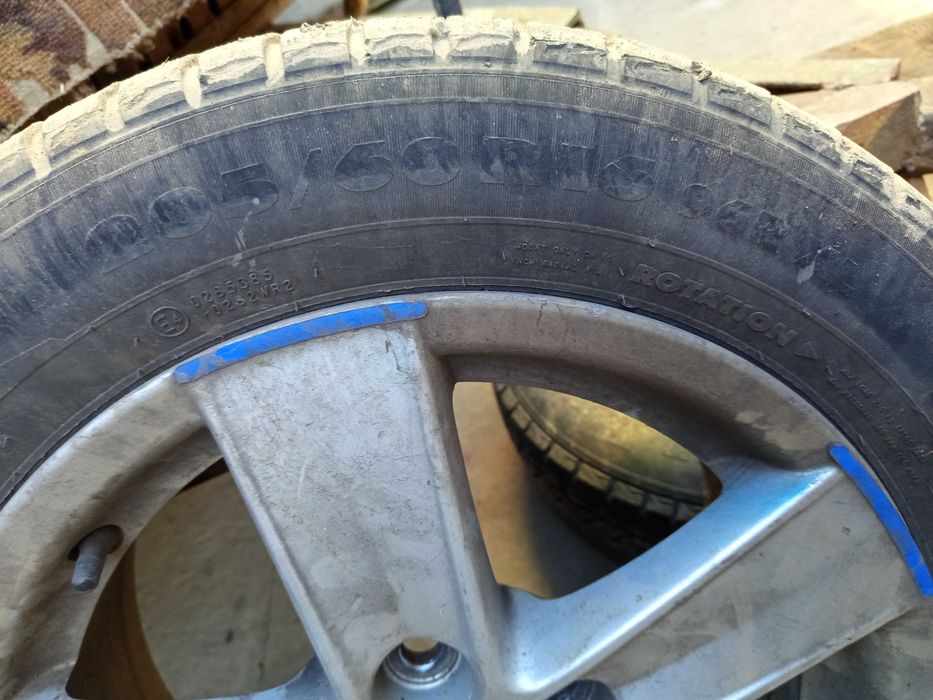 Диски R16 205/60 З резиною , в ідеальному стані