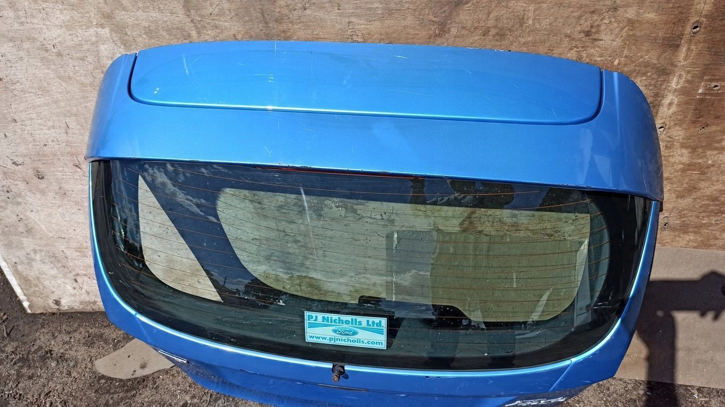 lotka spoiler Tył Ford Fiesta MK VI 08-12 MK7 zamek klapa