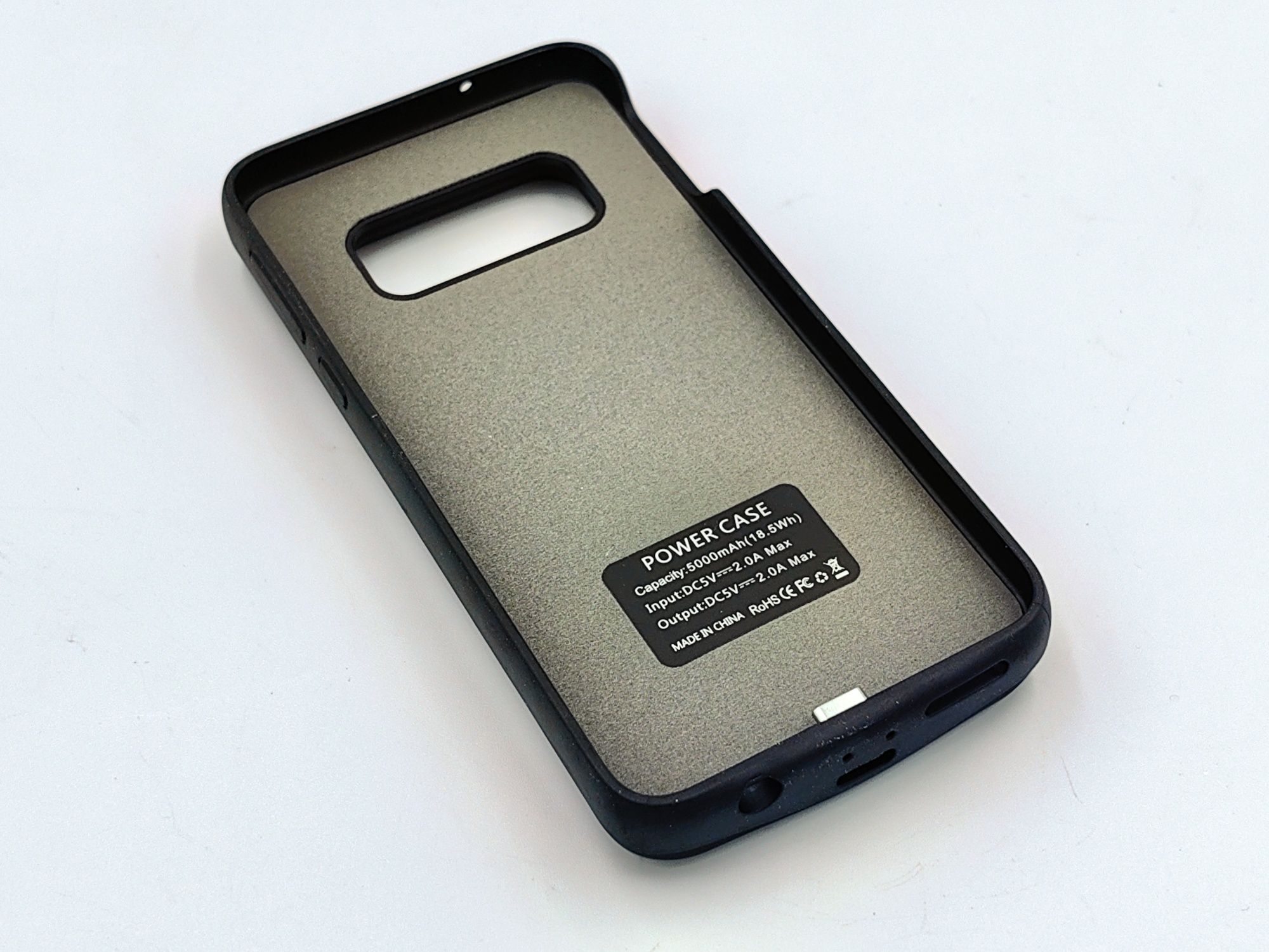 Etui z wbudowanym powerbank iem do Samsung S10e