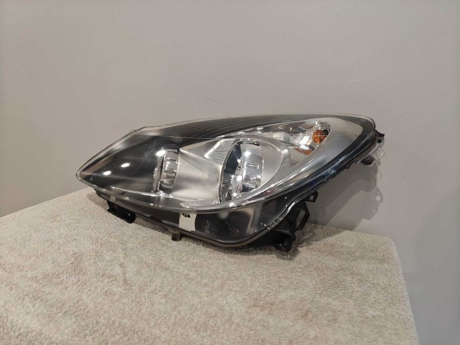 Lampa Lewy Przód Zwykła Opel Corsa D EUROPA