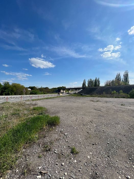 Земельна ділянка біля траси Хмельницький -Чернівці від власника.