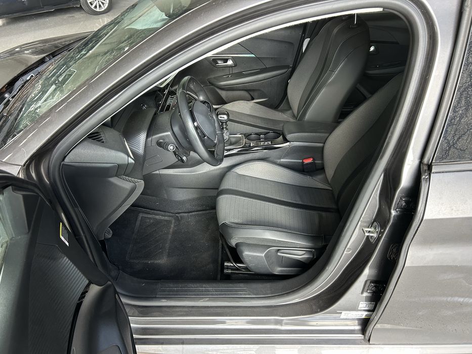 Peugoet 208 1.2 T Allure de 2021