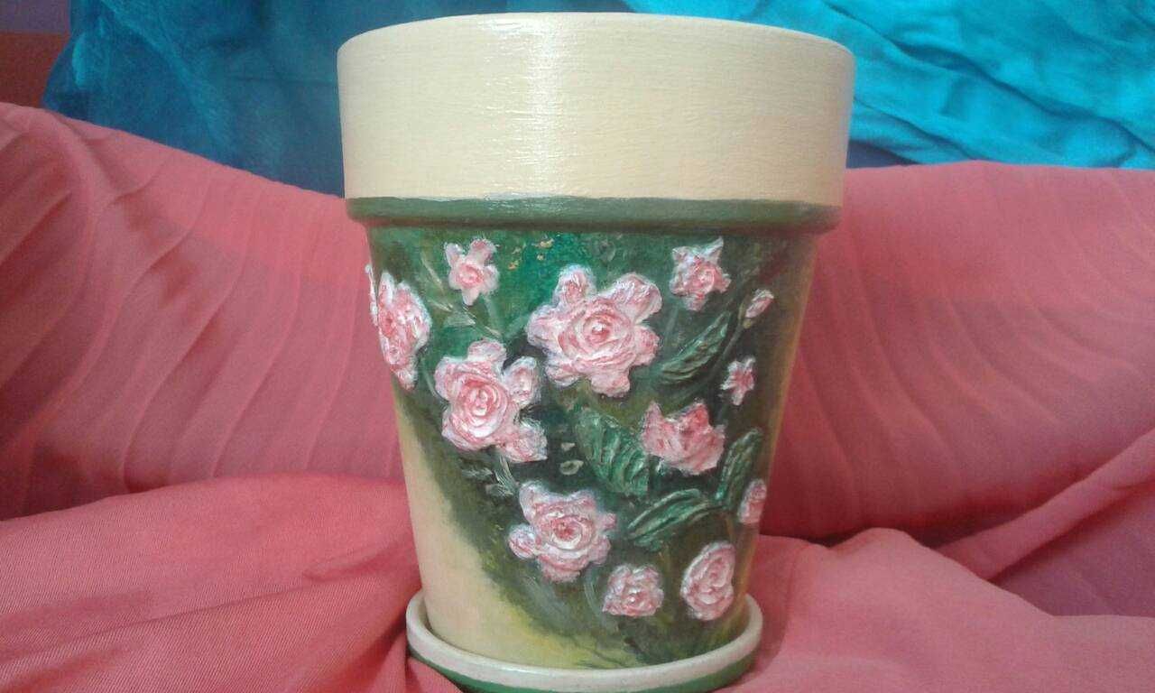 Doniczka ceramiczna ręcznie dekorowana