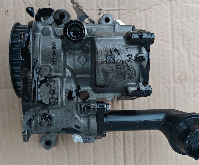 Вакуумний масляний насос Volkswagen b7 04L 145 208 H