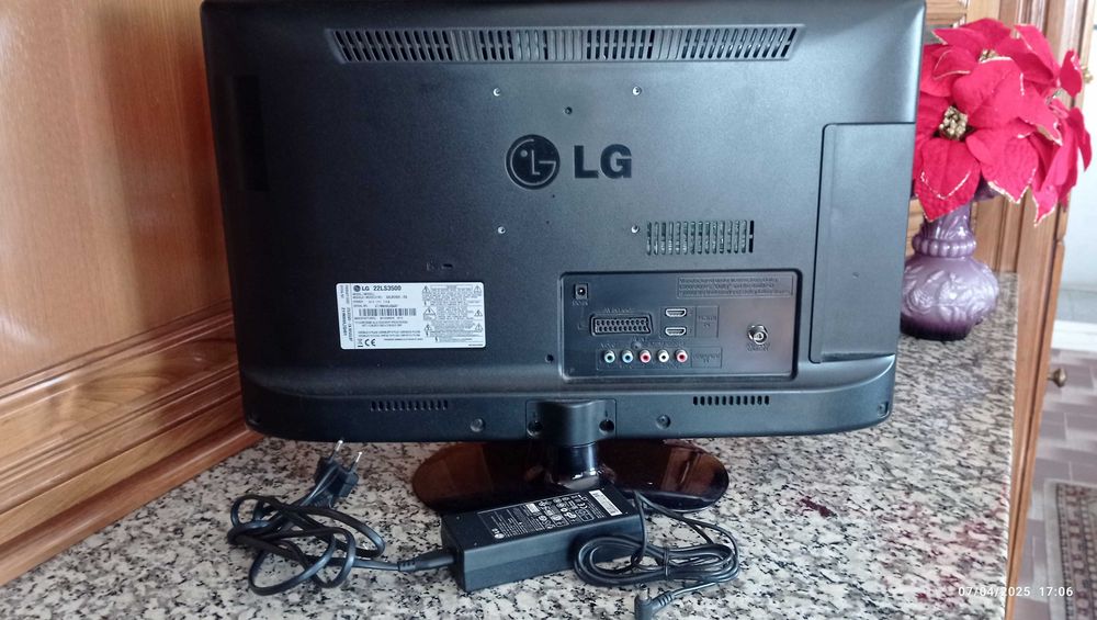 Televisão LG para venda 22"