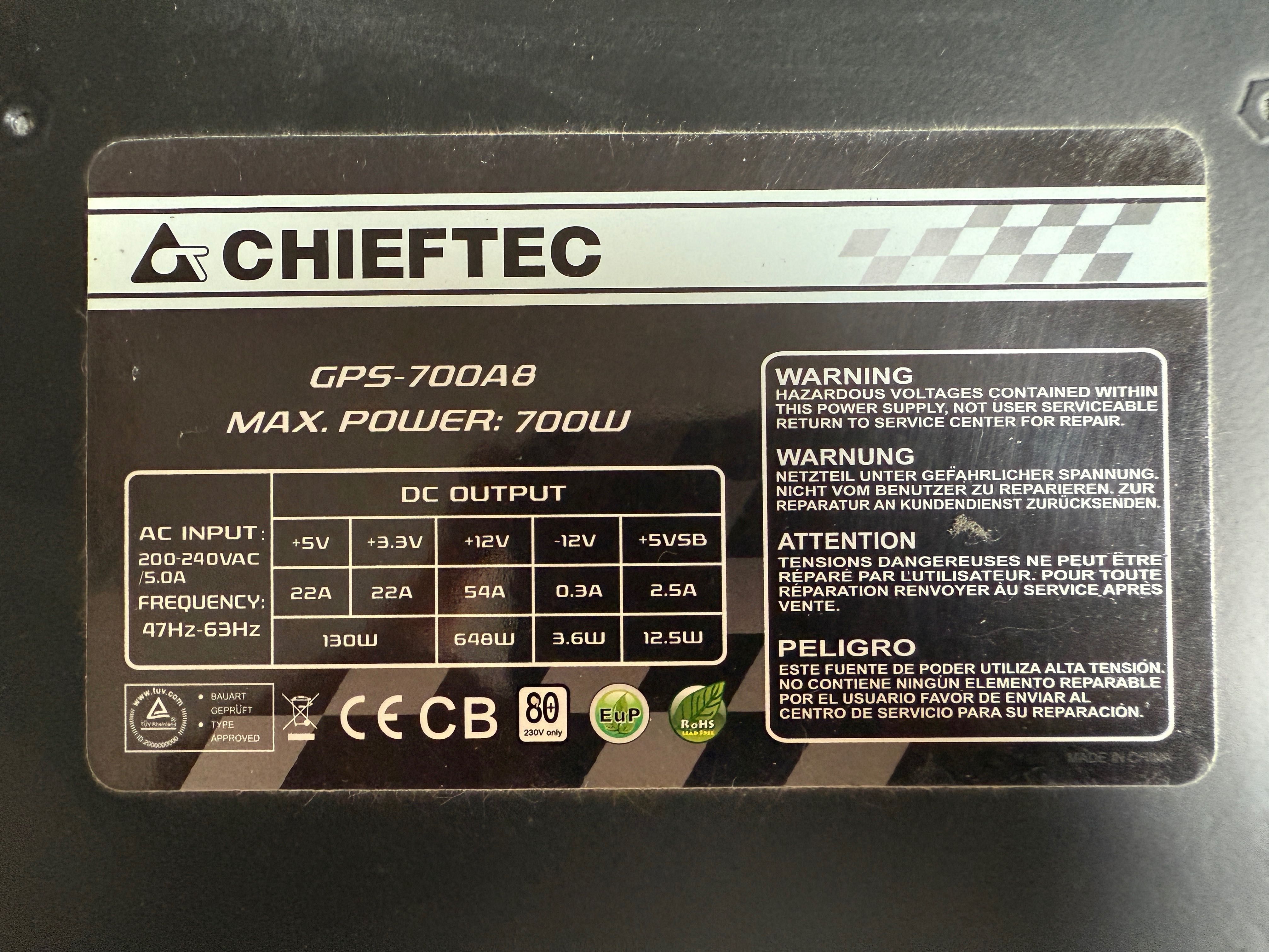 Zasilacz Chieftec GPS-700A8 700W 80 PLUS
