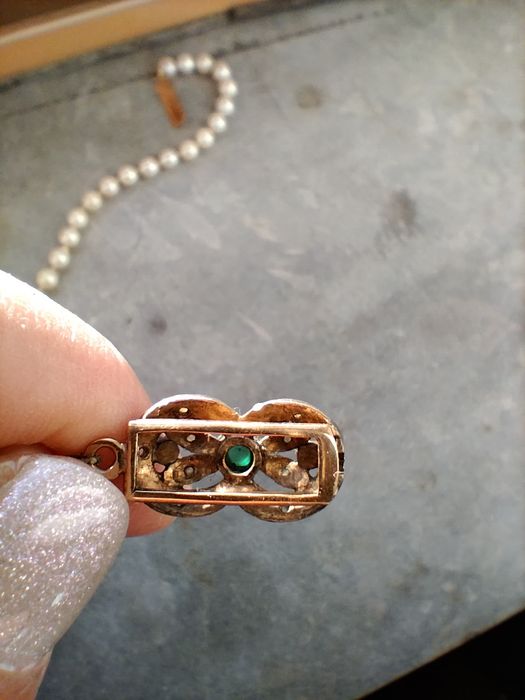 Colar de pérolas com fecho em ouro de Portugal, estilo Art Déco.