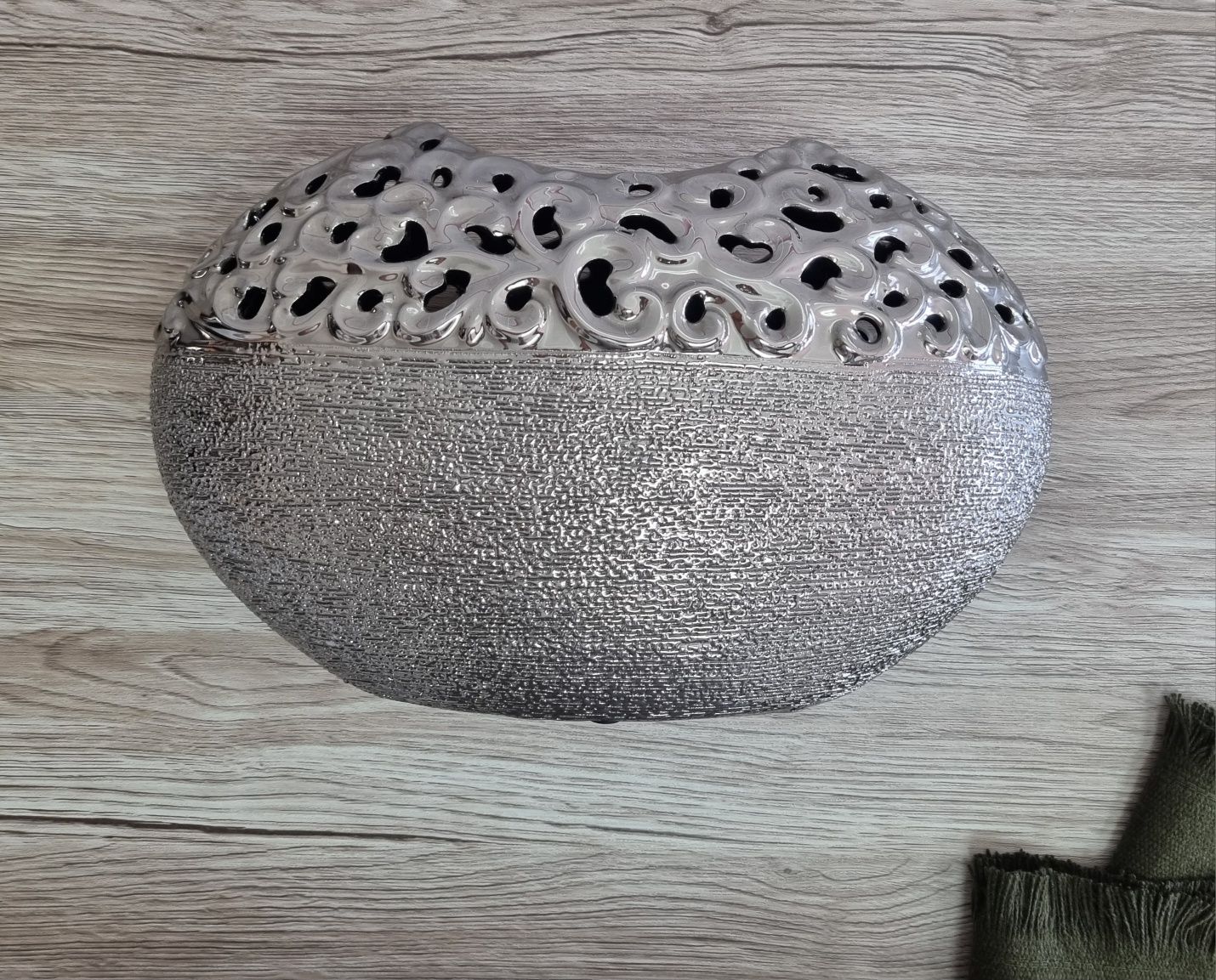 Jarra cerâmica prateada