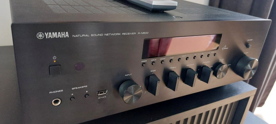 Amplituner sieciowy Yamaha RN-500