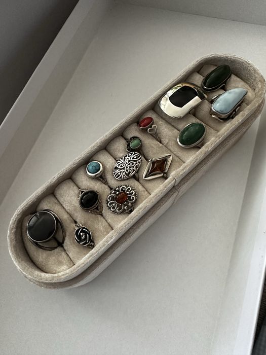 Srebrne pierscionki z naturalnymi kamieniami