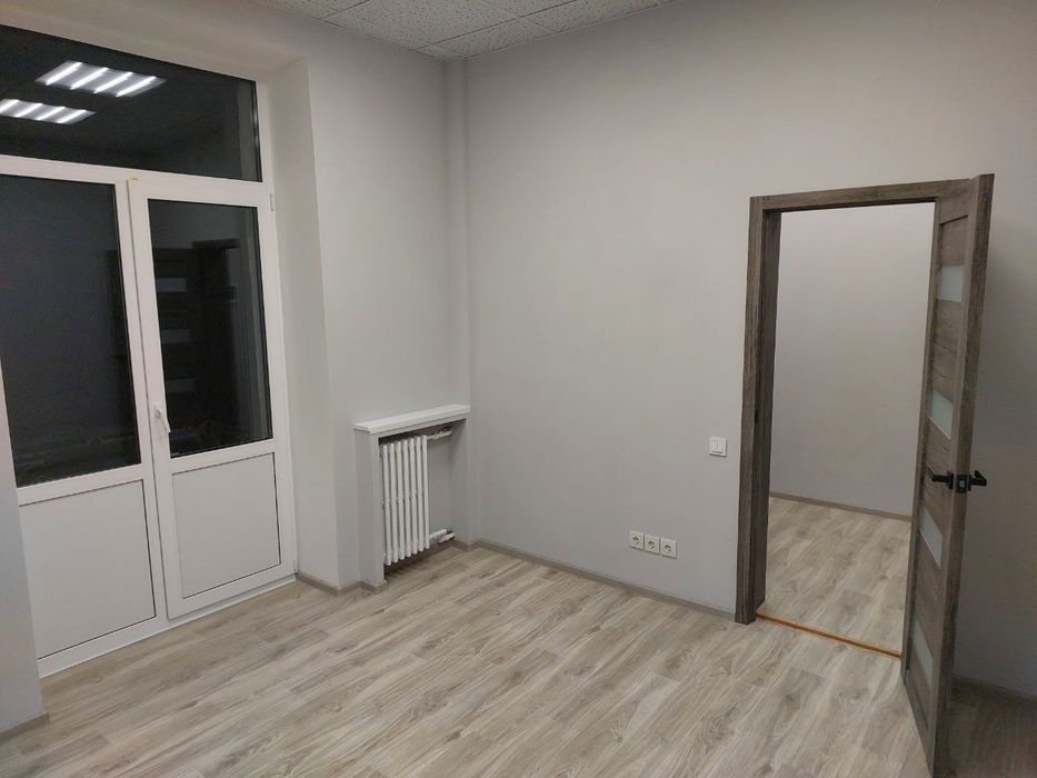 Здам офіс з балконом, 2 кабінети, Скоропадського, без комісії