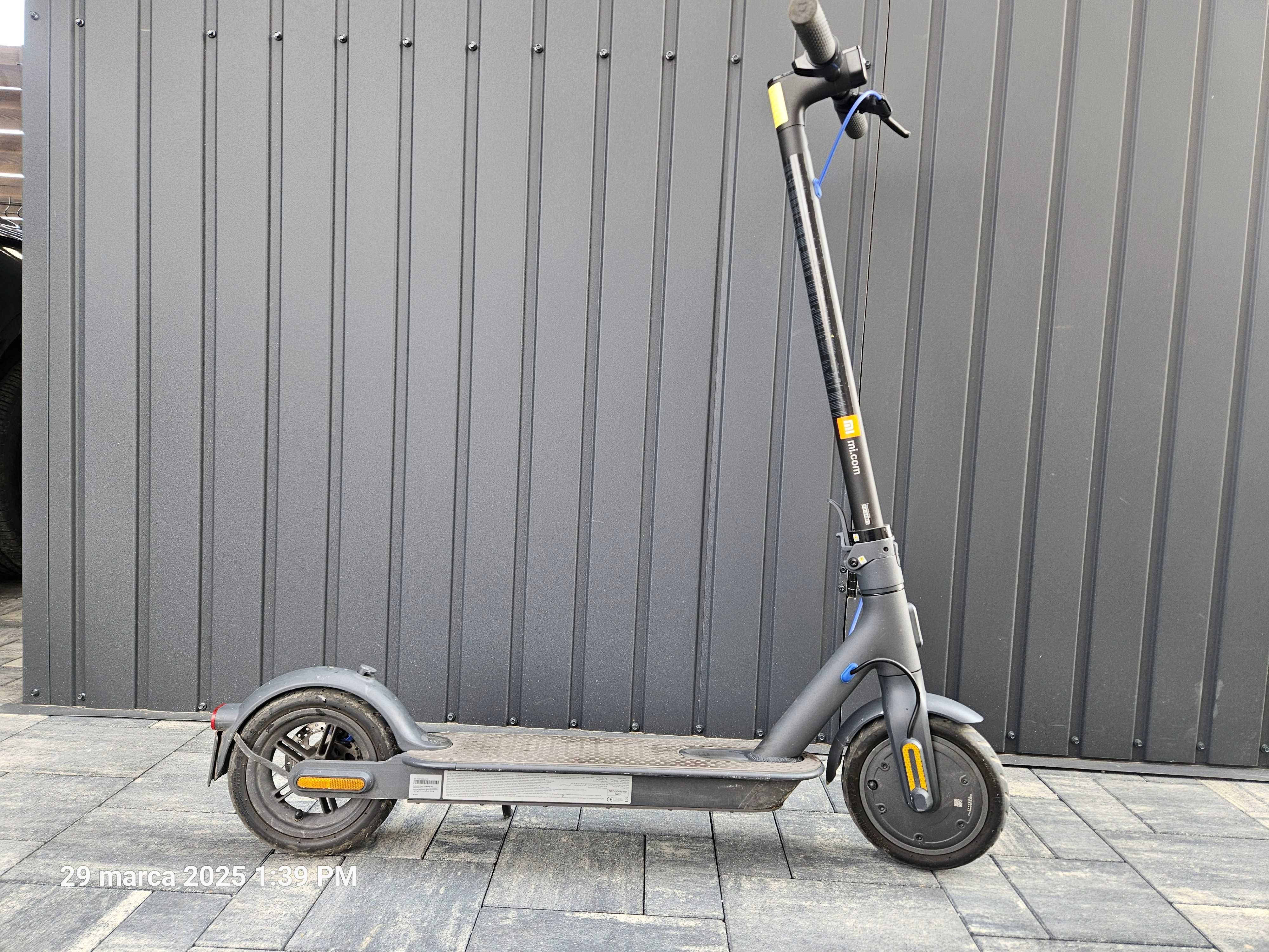 Hulajnoga elektryczna - Xiaomi Mi Electric Scooter 3