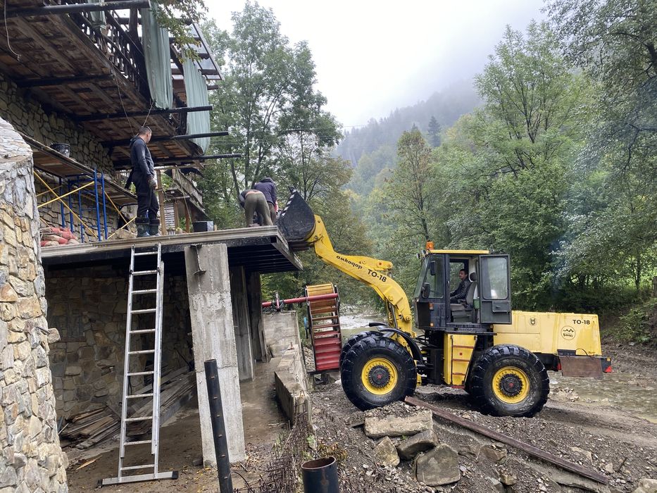 Амкадор ТО-18 навантажувач