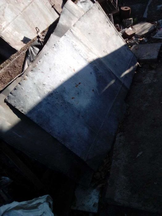 Продам железные трубы, оцинкованные и железные листы, железный шкаф