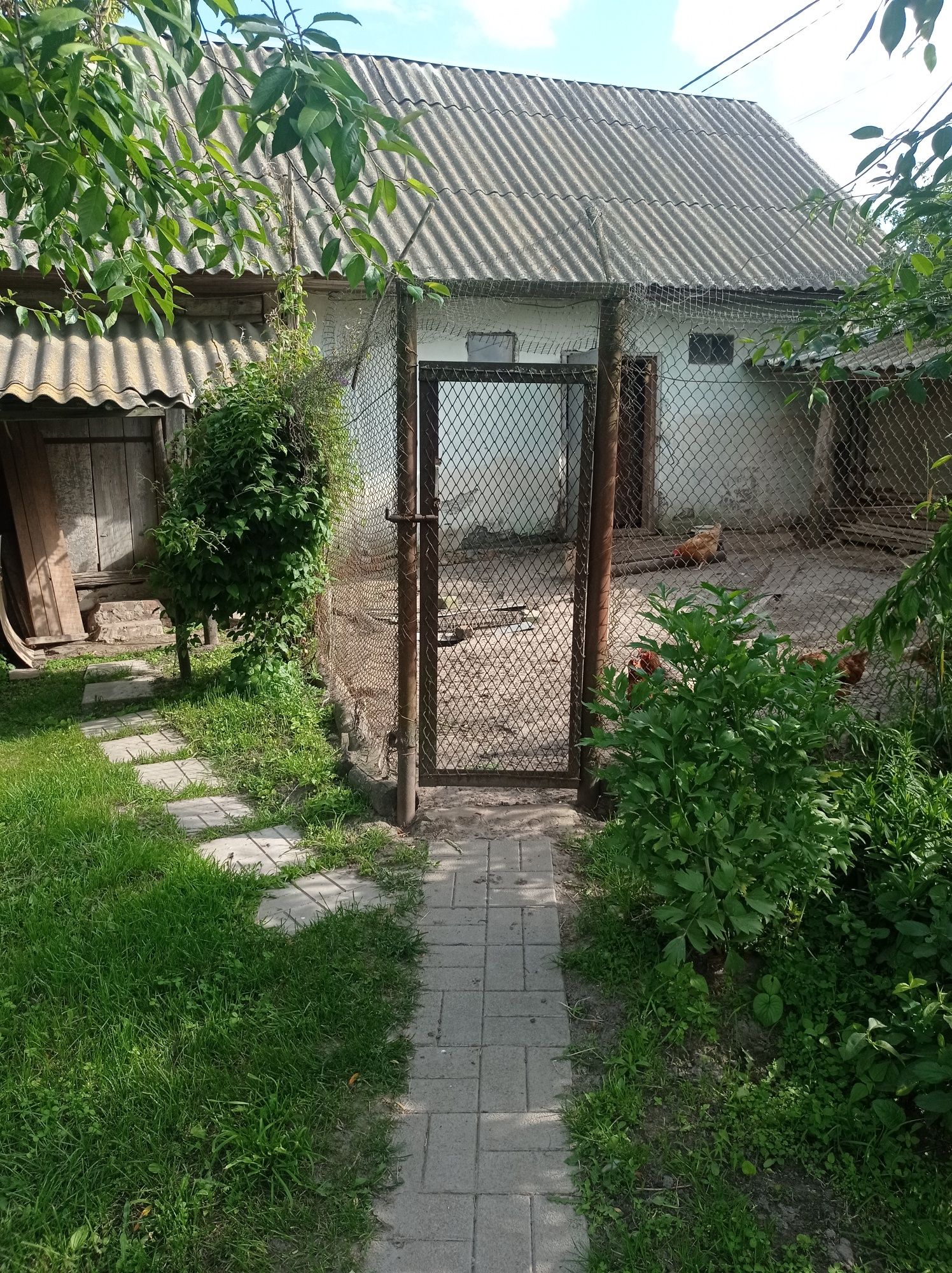 Садиба біля міста в селі Льгів. єВідновлення. ЗРУЧНОСТІ.