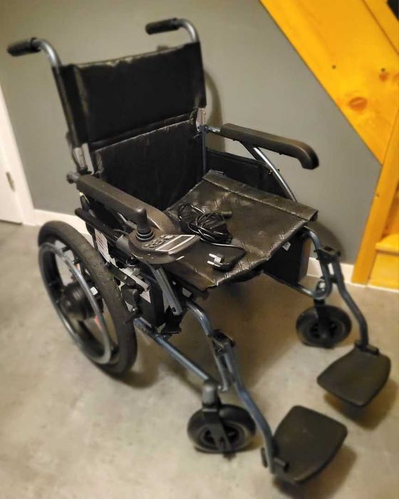 Wózek inwalidzki elektryczny