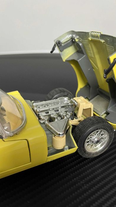 Burago Jaguar E Cabriolet 1/18