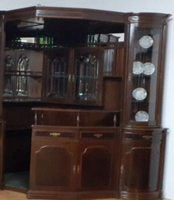 Móvel bar em madeira maciça