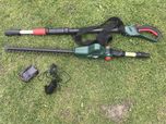 Кущоріз висотний акумуляторний Bosch UniversalHedgePole 18 з Англії