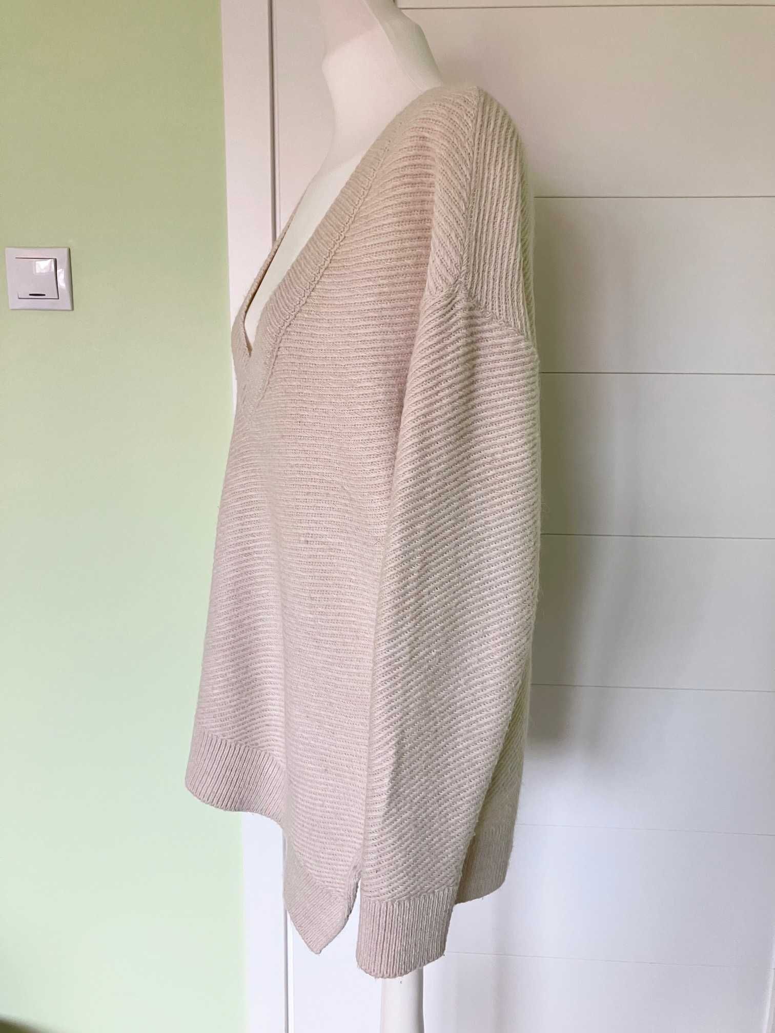 Piękny beżowy sweter Zara asymetryczny wełna Italy S M
