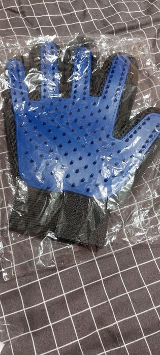 Рукавичка для шерсті котів