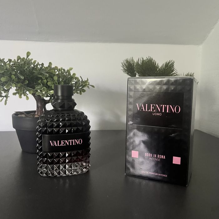 Valentino Born In roma Intense