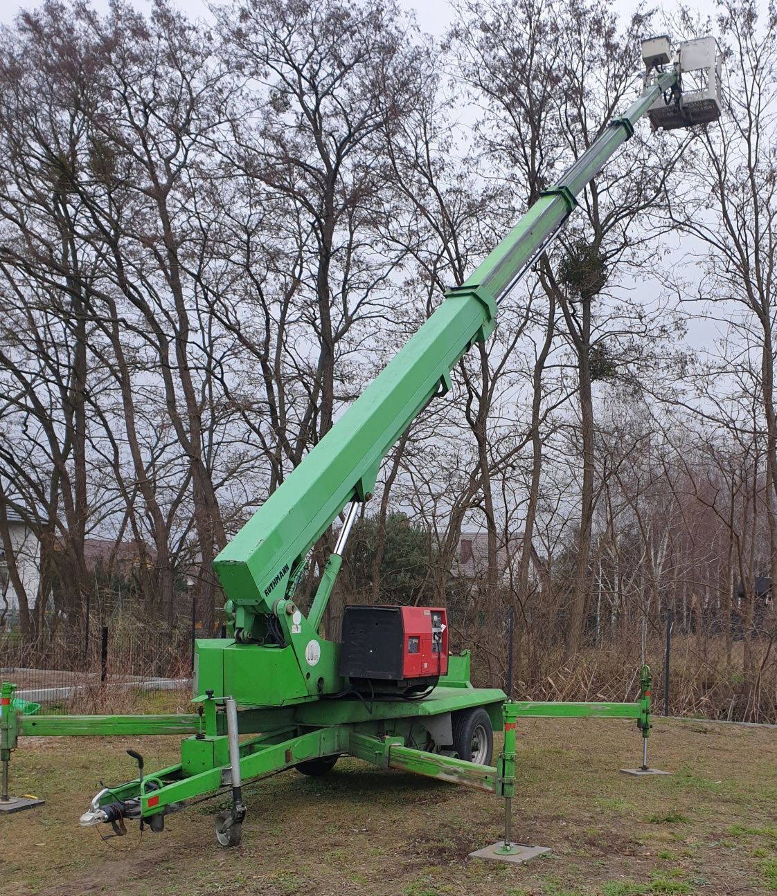 Wycinka drzew, Podnośnik koszowy, Prace ogrodnicze