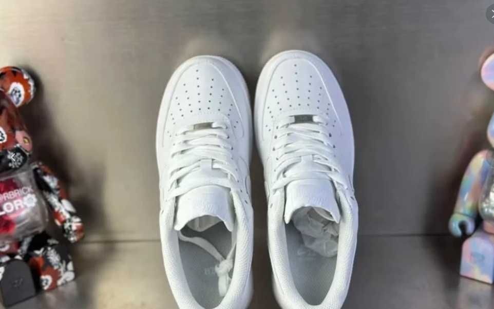 Buty meskie Mokasyny Nike_ Air_ Force_ 1_ Low '07_ Biały R.37.5