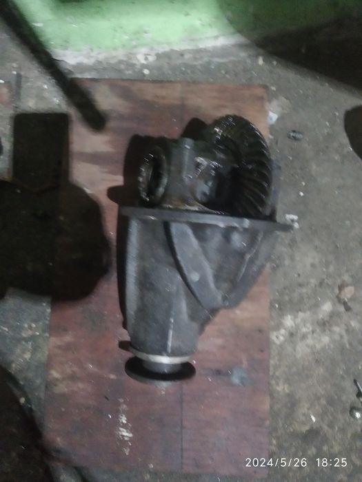 Продам б/у редуктор.