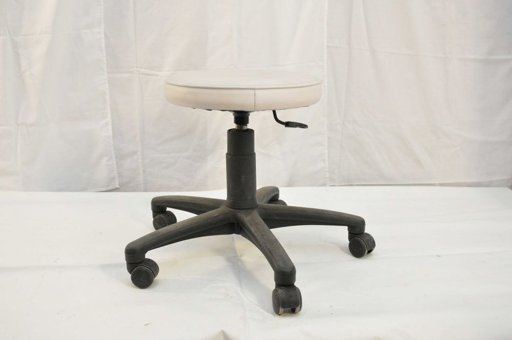 Taboret kosmetyczny regulowany BIOMAK