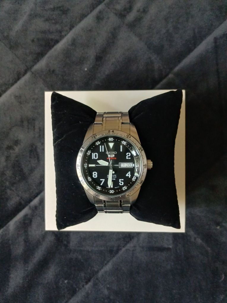 Zegarek automatyczny Seiko 5 Sports SRP513K1