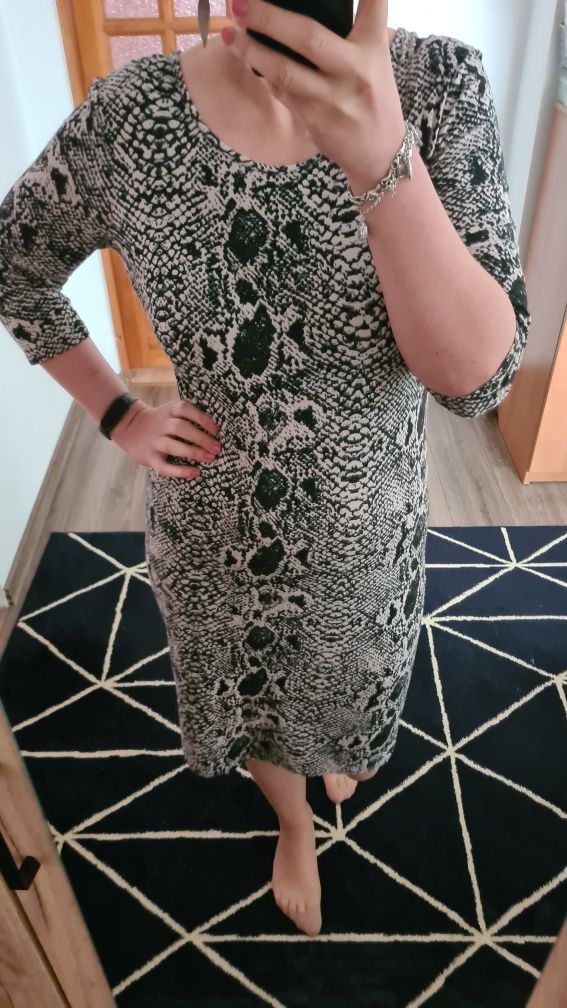 Super wygodna elegancka sexy sukienka na co dzień do pracy biura itp e