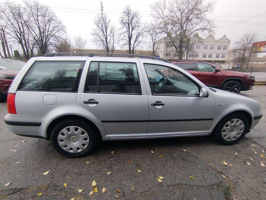 Volkswagen GOLF IV за 3500 $